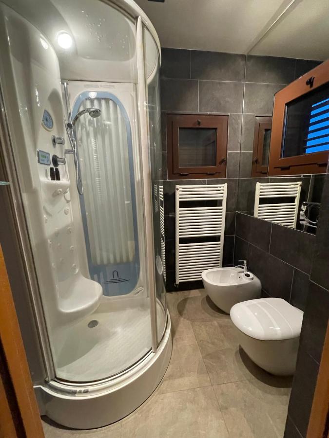 Attico Con Vista Spettacolare E Jacuzzi Lejlighed Bologna Eksteriør billede